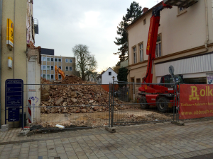 Nach dem Abriss der Häuser Ecke Bäckerstraße / Waisenhausstraße.