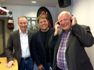 Im Studio von Radio Herford (von links): Stephen Paul, Carsten Dehne, Thomas Nückel MdL.