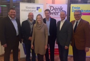 (von links) Jörn Bornemann, Olaf in der Beek (beide Liberaler Mittelstand), Marie-Christine Ostermann, Oliver Flaskämper (Denkwerk), Stephen Paul und Frank Schäffler.