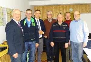 Diskutierten über den Haushalt 2016 (v.l.): Kämmerer Herbert Obernolte, Andreas Stocksmeier, Bürgermeister Rocco Wilken, Artur Linnenbröker, Friedrich-Wilhelm Südmersen, Dieter Rösner und Siegfried Mühlenweg (Foto: privat).