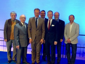 Unsere Delegierten und designierten Landtags- und Bundestagskandidaten mit dem nahezu einstimmig wiedergewählten Landesvorsitzenden (von links): Ulrich Ammon, Joachim John, Christian Lindner, Martin Lohrie, Siegfried Mühlenweg, Carsten Wollny.