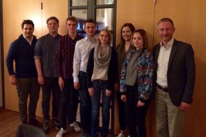 Bildunterzeile: Chris Dimitrakopoulos, Jens Teutrine, Nico Klinger, Sven Schäffer, Monique Ronsiek, Benita Henning, Felicia Henning, Stephen Paul (von links nach rechts)